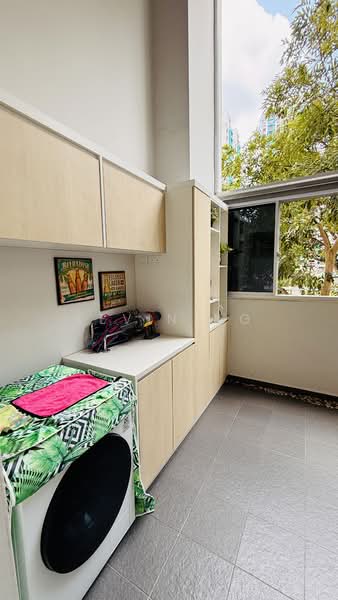 231 Bishan Street 23 HDB Flat For Sale at S$ 1,320,000 | PropertyGuru Singapore - Balcony