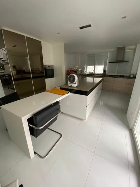 Duchess Ave, Duchess Ave, 5 Bedrooms, 3,200 sqft, Semi-Detached House For Rent, by Karen Tan, 500086904 - Kitchen - PropertyGuru.com.sg