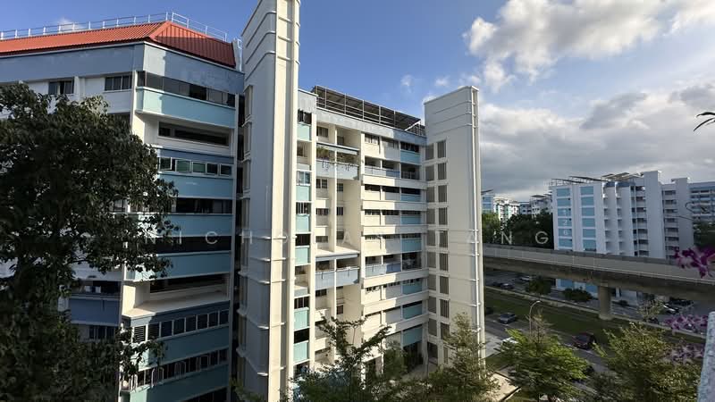 277 Tampines Street 22 HDB Flat For Sale at S$ 630,000 | PropertyGuru Singapore - Exterior