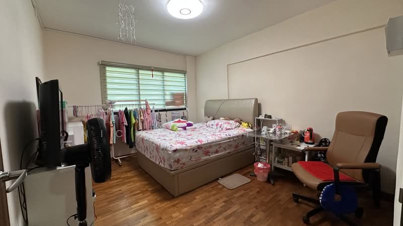 277 Tampines Street 22 HDB Flat For Sale at S$ 630,000 | PropertyGuru Singapore - Bedroom 2