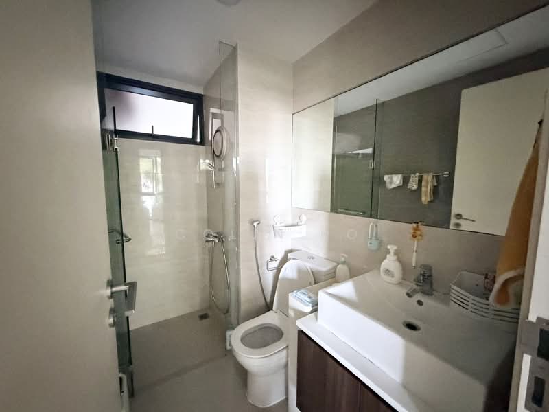 Riversound Residence, 9 Sengkang East Avenue, 3 Bedrooms, 1,066 sqft, Condominium For Rent, by Colin Ho, 500086909 - Bathroom - PropertyGuru.com.sg