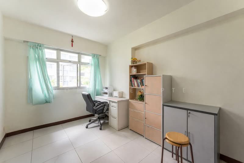 211C Punggol Walk HDB Flat For Sale at S$ 650,000 | PropertyGuru Singapore - Study