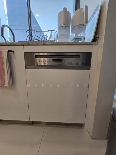 The Boulevard Residence Condominium For Sale at S$ 6,680,000 | PropertyGuru Singapore - Kitchen