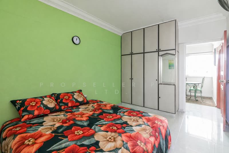 114 Yishun Ring Road HDB Flat For Sale at S$ 550,000 | PropertyGuru Singapore - Bedroom