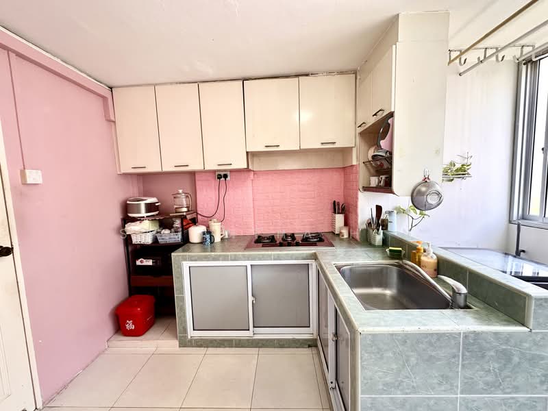 75 Bedok North Road HDB Flat For Sale at S$ 380,000 | PropertyGuru Singapore - Kitchen