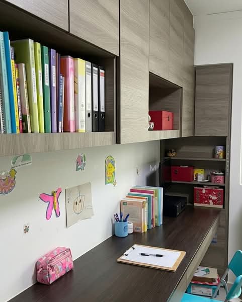 669C Jurong West Street 64 HDB Flat For Sale at S$ 770,000 | PropertyGuru Singapore - Study