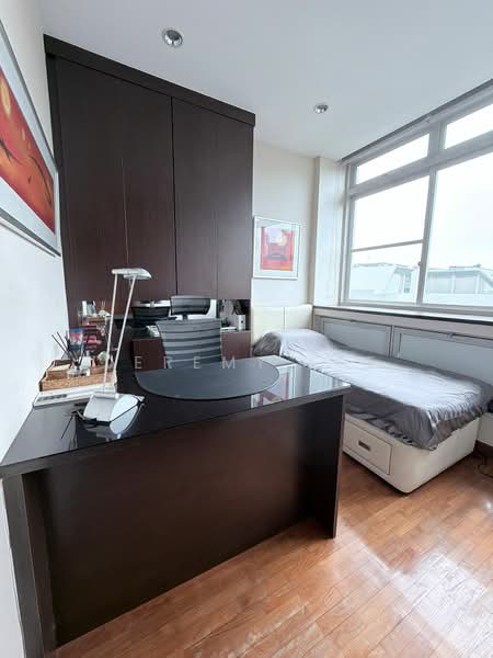 Belmond Green Condominium For Sale at S$ 2,820,000 | PropertyGuru Singapore - Bedroom