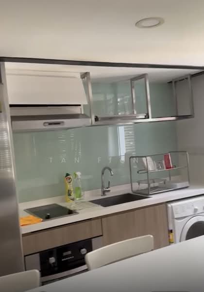 The Greenwich Condominium For Sale at S$ 860,000 | PropertyGuru Singapore - Kitchen