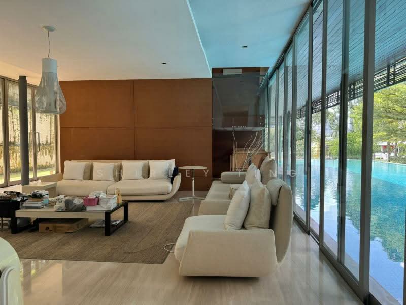 LOW$$ $18XX PSF! GOOD VALUE! ELEVATED GOOD CLASS BUNGALOW! WIDE FRONTAGE @ DISTRICT 11! 9623.4620 Good Class Bungalow For Sale at S$ 30,000,000 | PropertyGuru Singapore - Living Room