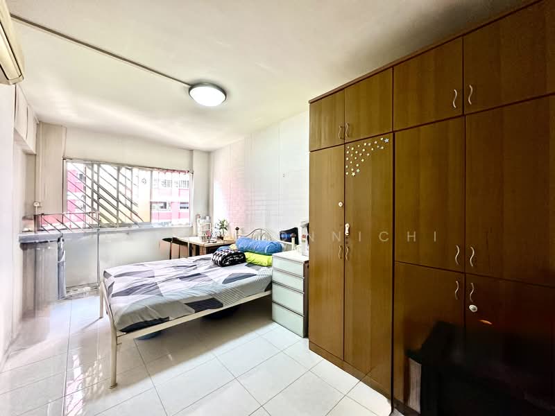 4 Toh Yi Drive HDB Flat For Sale at S$ 1,208,000 | PropertyGuru Singapore - Bedroom