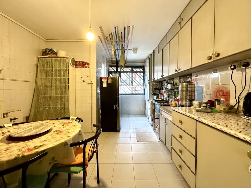 4 Toh Yi Drive HDB Flat For Sale at S$ 1,208,000 | PropertyGuru Singapore - Kitchen