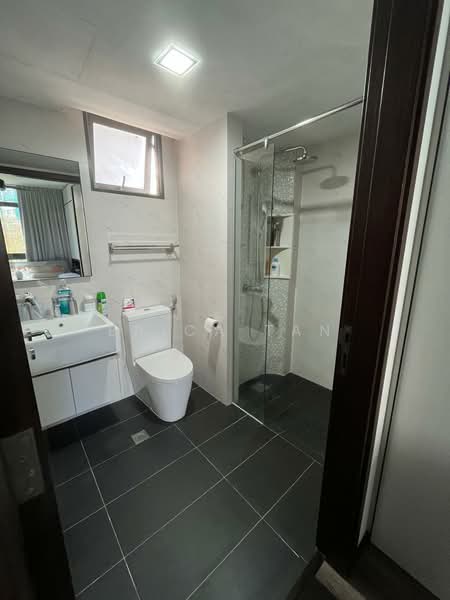 Symphony Suites, 1 Yishun Close, 2 Bedrooms, 689 sqft, Condominium For Rent, by Erica Tan, 500087010 - Bathroom - PropertyGuru.com.sg