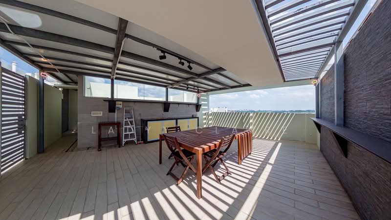 Skies Miltonia Condominium For Sale at S$ 2,900,000 | PropertyGuru Singapore - Balcony