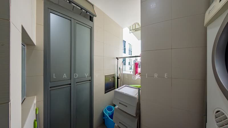 Skies Miltonia Condominium For Sale at S$ 2,900,000 | PropertyGuru Singapore - Balcony