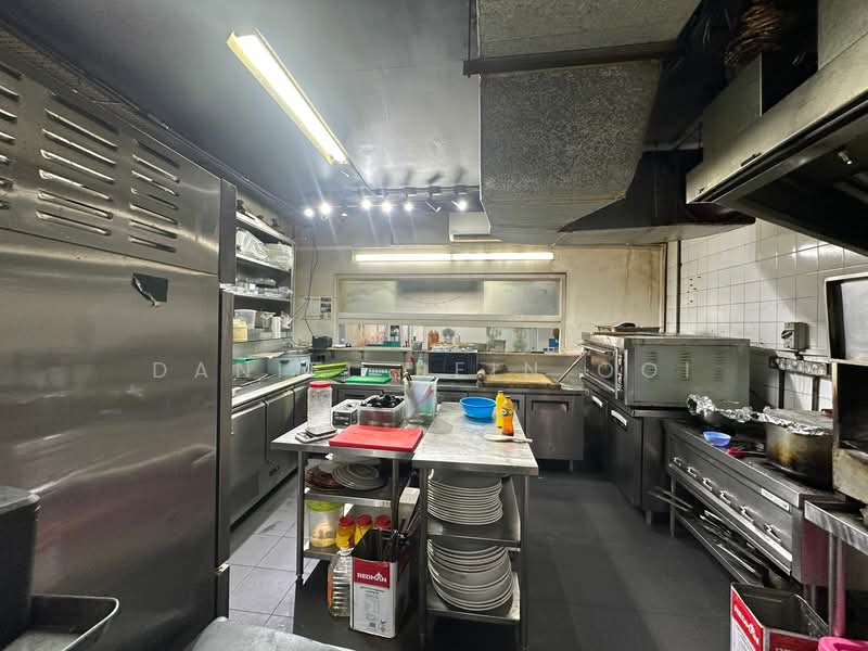 Bussorah Street, Bussorah Street, Beach Road / Bugis / Rochor, 2,100 sqft, Shop / Shophouse For Rent, by Daniel Rein Ooi, 500087022 - Kitchen - CommercialGuru.com.sg