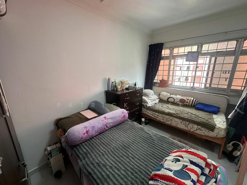 484A Choa Chu Kang Avenue 5 HDB Flat For Sale at S$ 530,000 | PropertyGuru Singapore - Bedroom