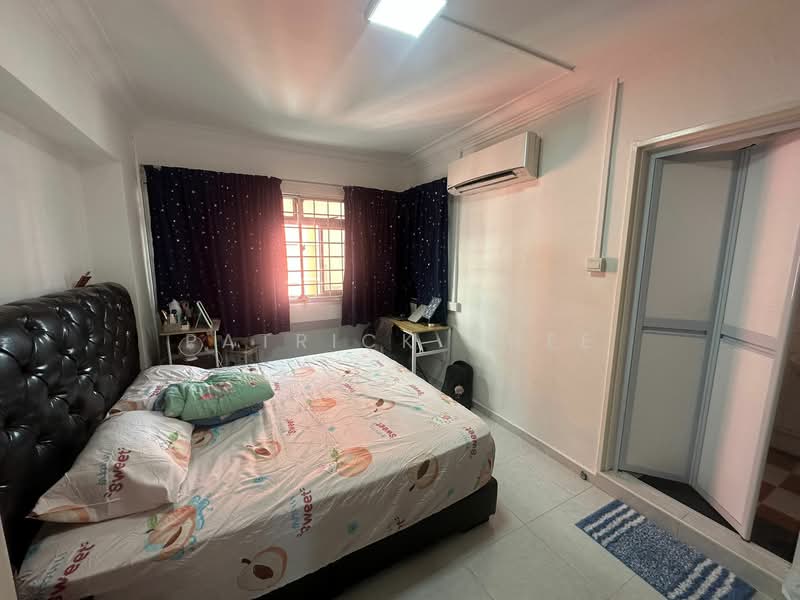 484A Choa Chu Kang Avenue 5 HDB Flat For Sale at S$ 530,000 | PropertyGuru Singapore - Bedroom