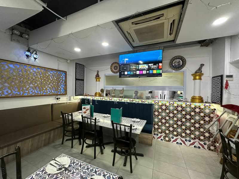 70 Bussorah Street, Beach Road / Bugis / Rochor, 3,178 sqft, Shop / Shophouse For Sale, by Daniel Rein Ooi, 500087041 - Interior - CommercialGuru.com.sg
