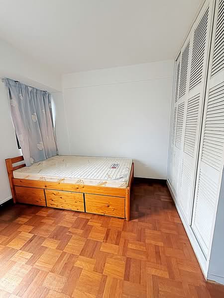 160 Mei Ling Street HDB Flat For Sale at S$ 448,000 | PropertyGuru Singapore - Bedroom
