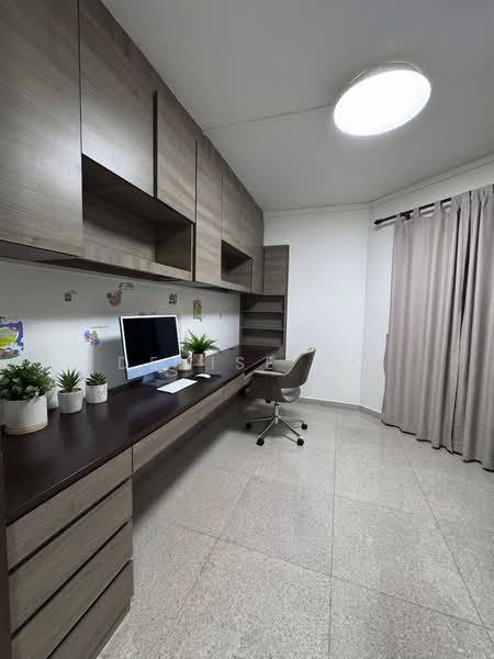 669C Jurong West Street 64 HDB Flat For Sale at S$ 770,000 | PropertyGuru Singapore - Study