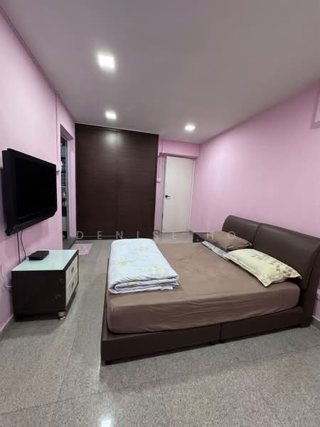 669C Jurong West Street 64 HDB Flat For Sale at S$ 770,000 | PropertyGuru Singapore - Bedroom