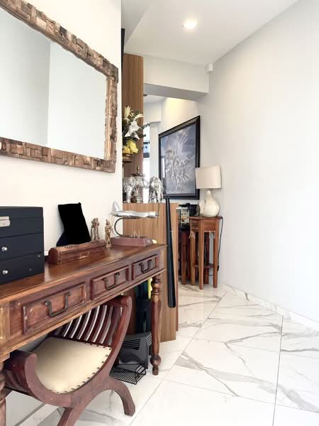 Northoaks Condominium For Sale at S$ 2,000,000 | PropertyGuru Singapore - Foyer