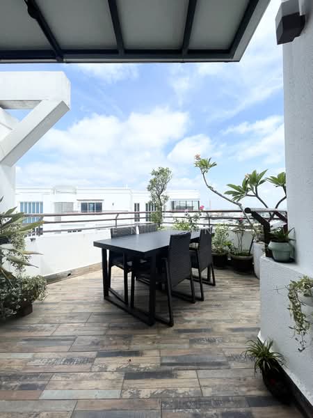 Northoaks Condominium For Sale at S$ 2,000,000 | PropertyGuru Singapore - Balcony