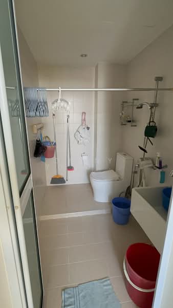 Far Horizon Gardens Condominium For Sale at S$ 2,238,888 | PropertyGuru Singapore - Bathroom