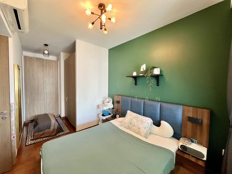 Kingsford Waterbay Condominium For Sale at S$ 990,000 | PropertyGuru Singapore - Master Bedroom