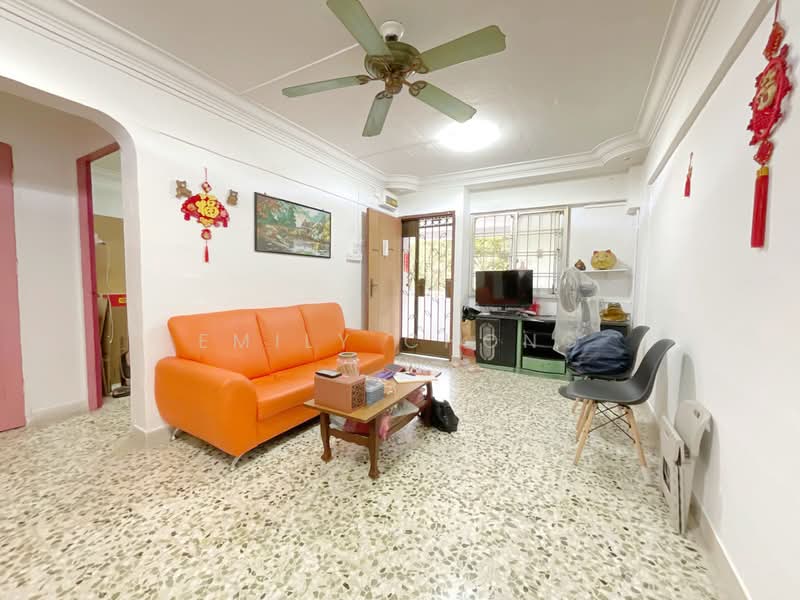 475 Ang Mo Kio Avenue 10 HDB Flat For Sale at S$ 420,000 | PropertyGuru Singapore - Living Room