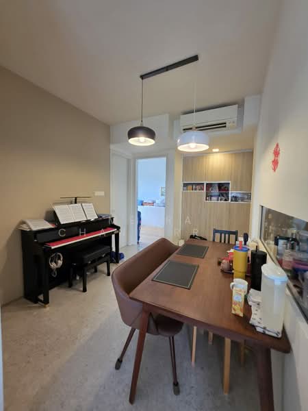 Studio 3, 28 Shanghai Road, 2 Bedrooms, 883 sqft, Apartment For Sale, by Meera Chandirran/VR, 500087099 - Dining Room - PropertyGuru.com.sg