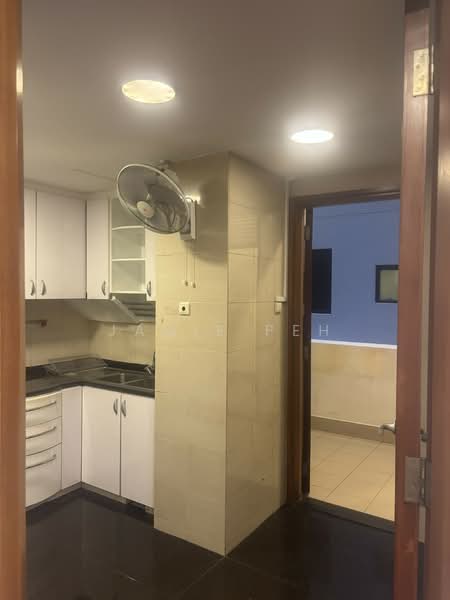 River Place Condominium For Sale at S$ 4,166,470 | PropertyGuru Singapore - Kitchen