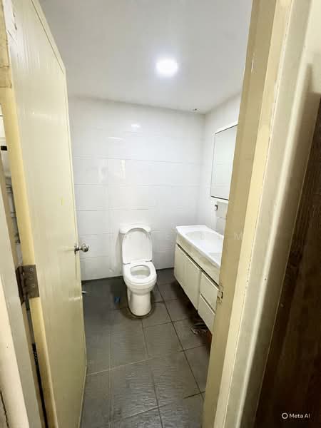 Braddell View Apartment For Sale at S$ 1,800,000 | PropertyGuru Singapore - Bathroom