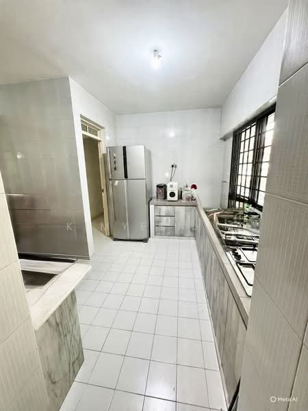 Braddell View Apartment For Sale at S$ 1,800,000 | PropertyGuru Singapore - Kitchen