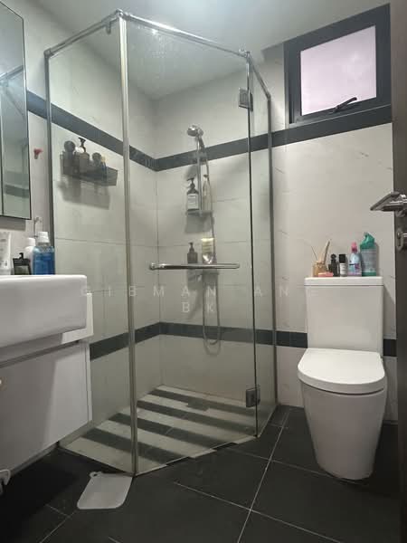 Symphony Suites, 19 Yishun Close, 3 Bedrooms, 797 sqft, Condominium For Rent, by Gibman Ang BK, 500087111 - Bathroom - PropertyGuru.com.sg