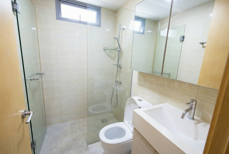 A Treasure Trove Condominium For Sale at S$ 1,650,000 | PropertyGuru Singapore - Bathroom