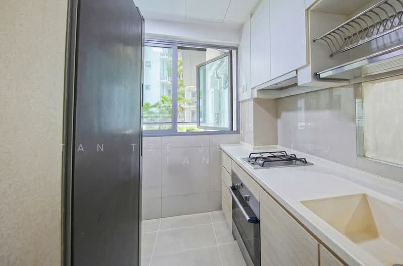 A Treasure Trove Condominium For Sale at S$ 1,650,000 | PropertyGuru Singapore - Kitchen