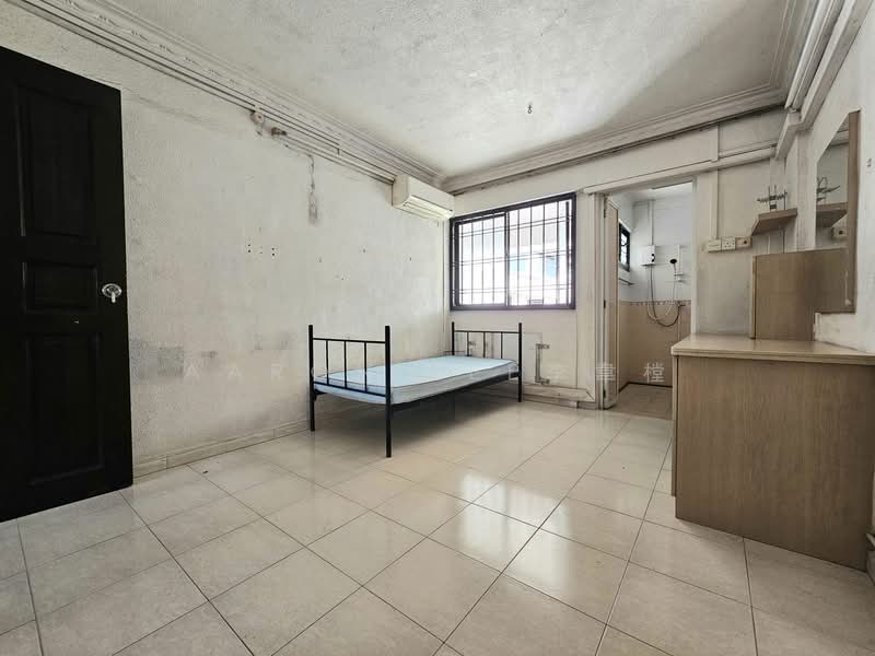 713 Yishun Street 71 HDB Flat For Sale at S$ 460,000 | PropertyGuru Singapore - Bedroom