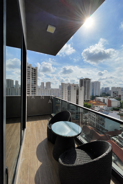 VA Residences Condominium For Sale at S$ 1,000,000 | PropertyGuru Singapore - Balcony
