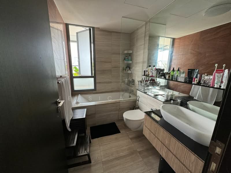 The Seawind @ Telok Kurau, 80 Lorong M Telok Kurau, 4 Bedrooms, 1,700 sqft, Condominium For Rent, by Jessica Low, 500087134 - Bathroom - PropertyGuru.com.sg