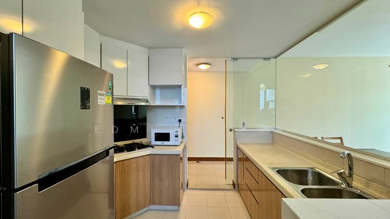 Blue Horizon Condominium For Sale at S$ 1,580,000 | PropertyGuru Singapore - Kitchen