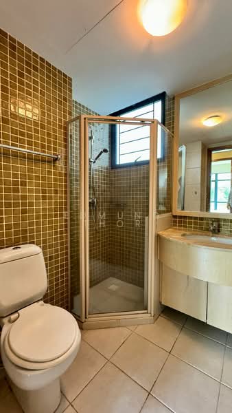 Blue Horizon Condominium For Sale at S$ 1,580,000 | PropertyGuru Singapore - Bathroom