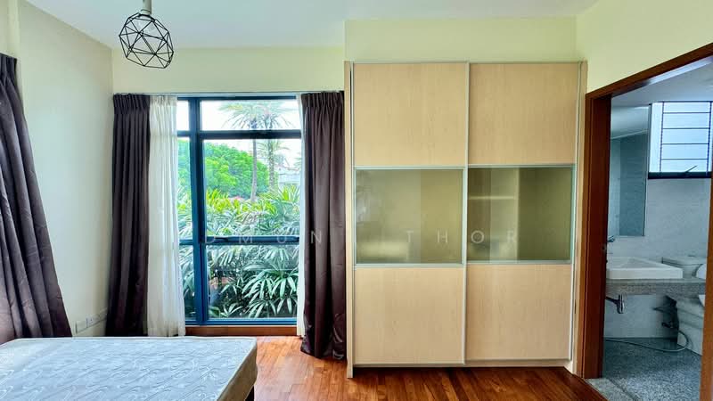 Blue Horizon Condominium For Sale at S$ 1,580,000 | PropertyGuru Singapore - Bedroom