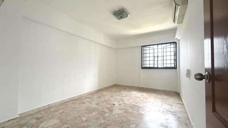 264 Tampines Street 21 HDB Flat For Sale at S$ 658,000 | PropertyGuru Singapore - Common Room
