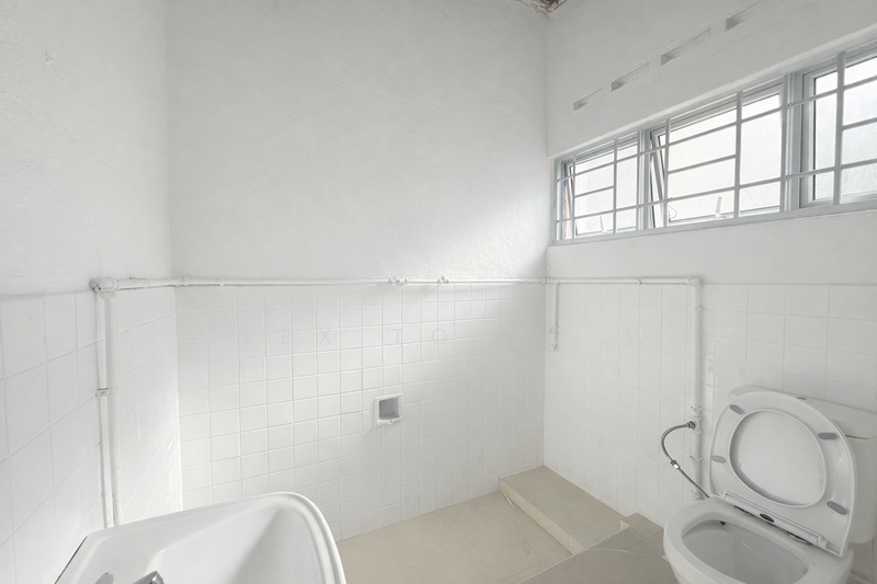 jalan jurong kechil, jalan jurong kechil, 3 Bedrooms, 2,217 sqft, Corner Terrace For Rent, by Alex Toh C W, 500087153 - Bathroom - PropertyGuru.com.sg