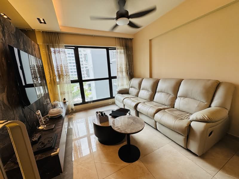 435A Fernvale Road HDB Flat For Sale at S$ 700,000 | PropertyGuru Singapore - Living Room
