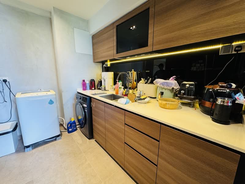 435A Fernvale Road HDB Flat For Sale at S$ 700,000 | PropertyGuru Singapore - Kitchen