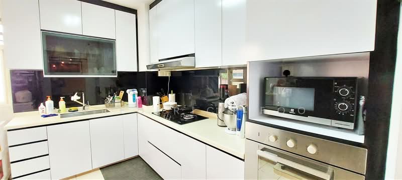 266B Compassvale Bow, 266B Compassvale Bow, 3 Bedrooms, 990 sqft, HDB Flat For Rent, by Frederick Foo, 500087161 - Kitchen - PropertyGuru.com.sg