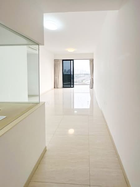 Sky Vue, Bishan Street 14, 3 Bedrooms, 1,141 sqft, Condominium For Rent, by Janlex Tan, 500087173 - Corridor - PropertyGuru.com.sg