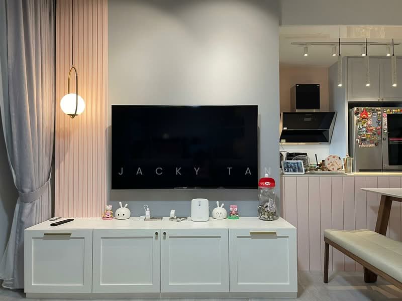 422A Northshore Drive HDB Flat For Sale at S$ 1,250,000 | PropertyGuru Singapore - Living Room